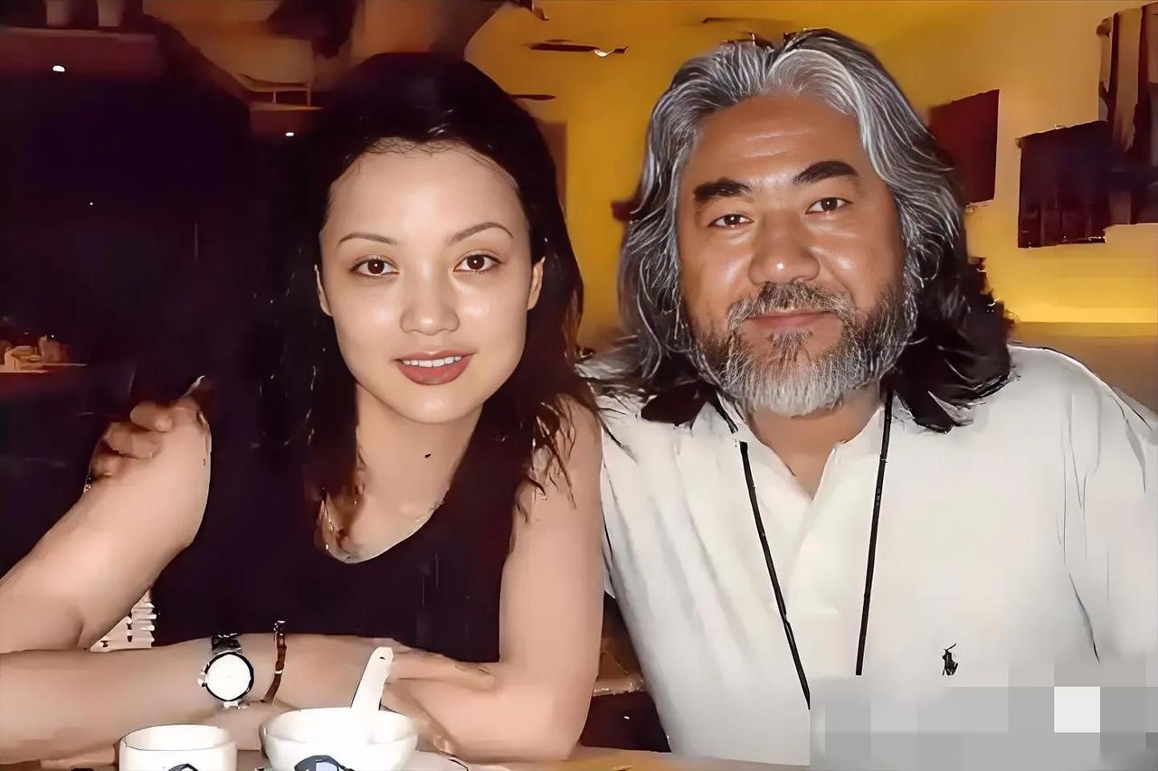 张纪中和前妻樊馨蔓网上吵的热火朝天，我专门去查了下他前妻樊馨蔓，
万万没想到，原