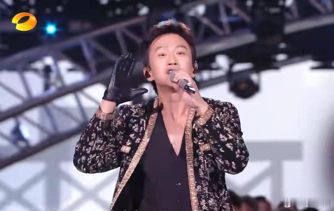 湖南跨晚收视率第一昨晚的湖南卫视跨年，最大的亮点，不是请了一众实力派歌星，也不是