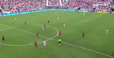 亮剑！果然还是布教授懂梅西，但是贝克汉姆却惨了。[what]关键是男人的痛啊！真