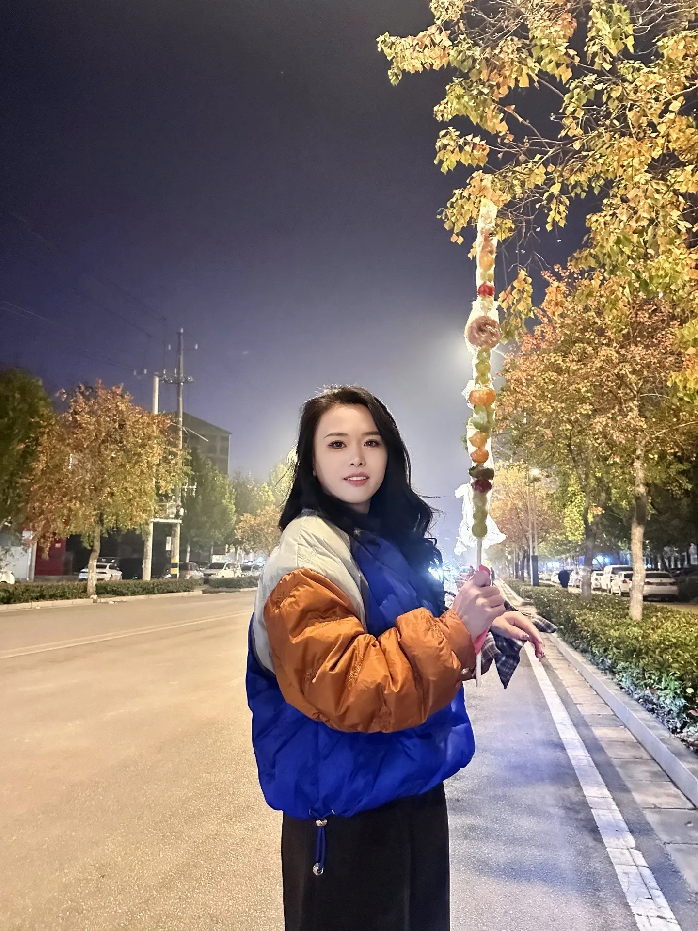 这一米的糖葫芦，别人一撒娇就能得到 我就不一样，一驾驶就买了。
