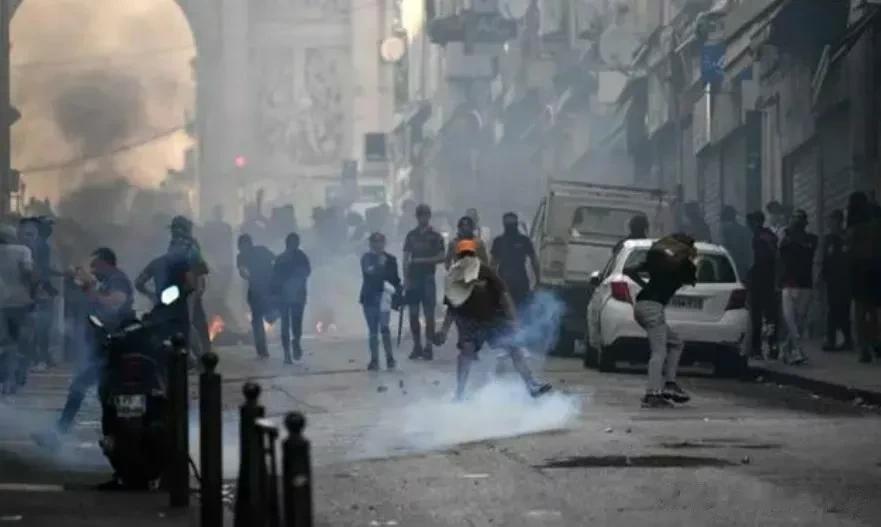 法国这两天全国大乱，华人也遭殃了！

来源:海峡快讯

一直以来，西方国家都以