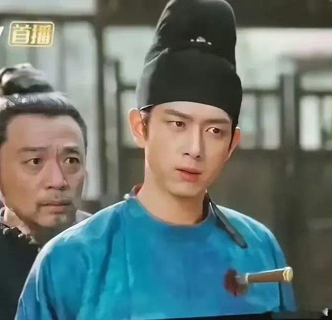 心脏中了一刀，面不改色心不跳，难为紫妹情绪激烈成这样，李现演技不行，接不住戏。 