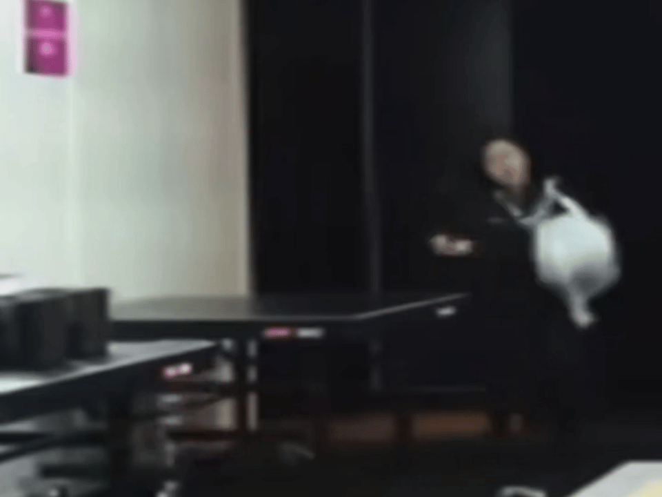 下次见到孙莎，我就这样扛起来就跑 