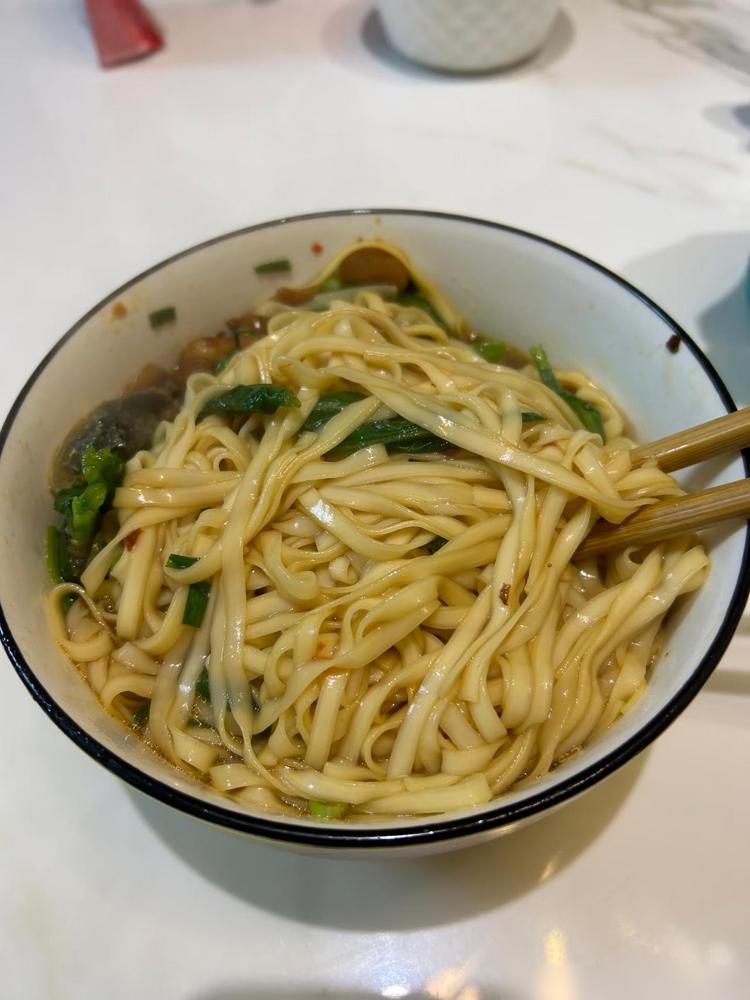 我老公有个毛病，已经几十年了，从来就没变过。

说出来你们可能不信，我之前还特意