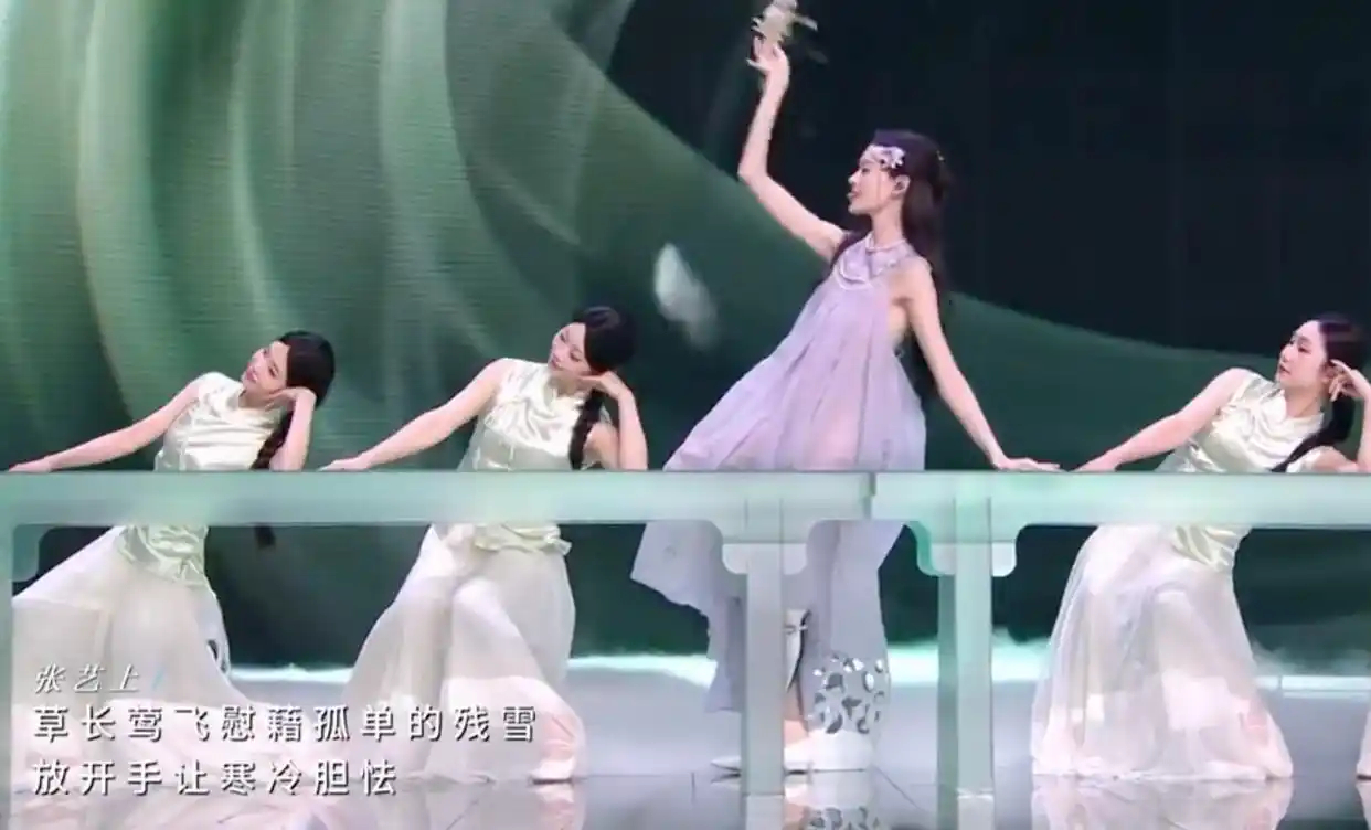 昨晚浪姐一公直播期间，有网友质疑多个舞台全闭麦对口型，你怎么看呢？ 