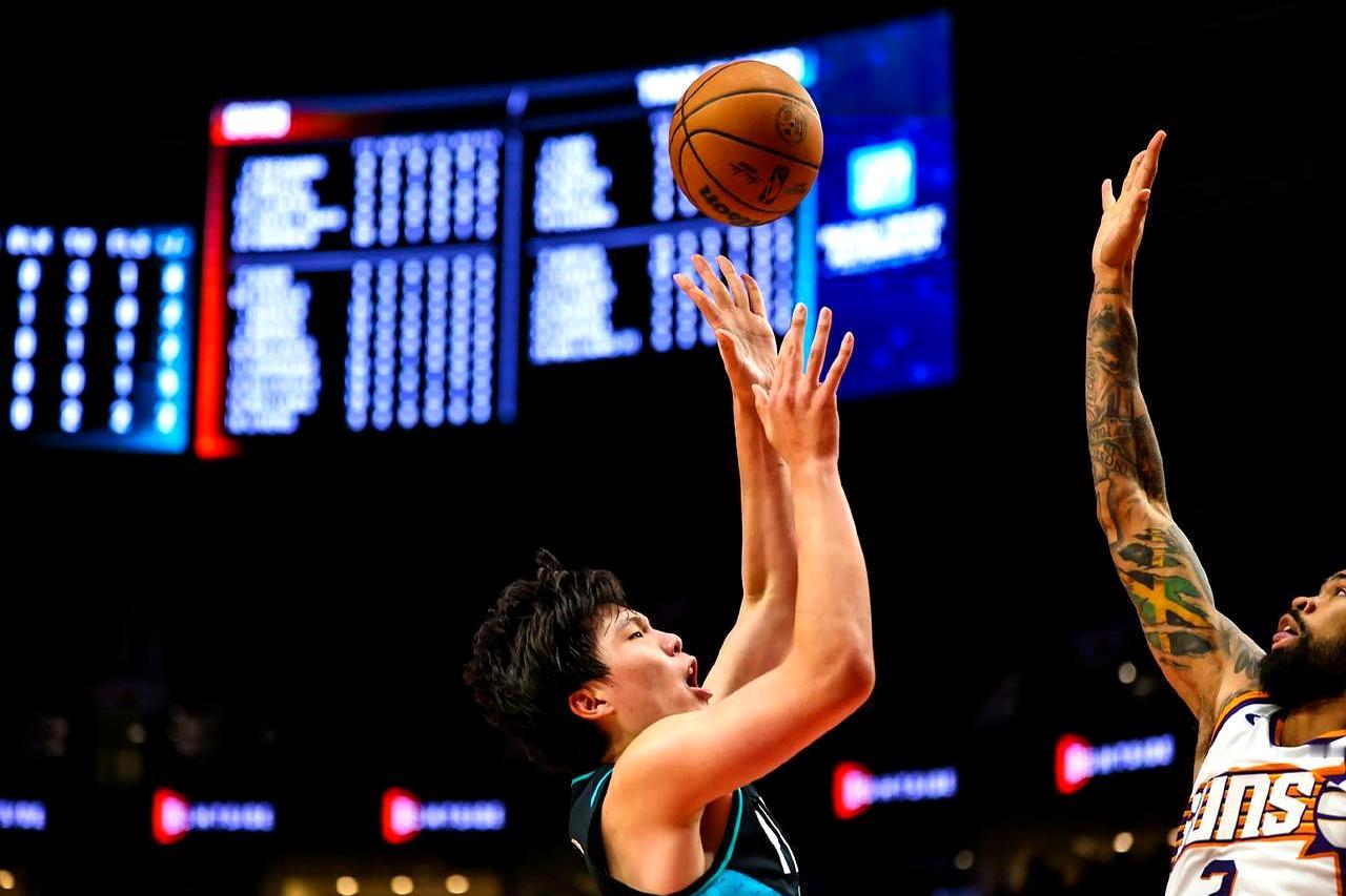 杨瀚森这次真能打！替补13分钟就交出9分5篮板3助攻1盖帽，直接刷新生涯新高，谁