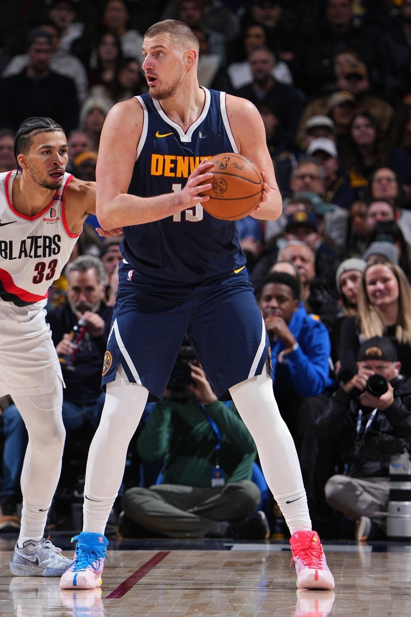 SNEAKERS ON COURT  Nikola Jokic 🐷📷: Ga