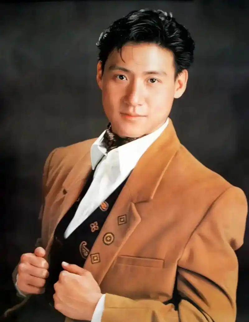 一位情感学家说："一个男人如果得不到这个女人的身体，他就不会爱这个女人。男人接近