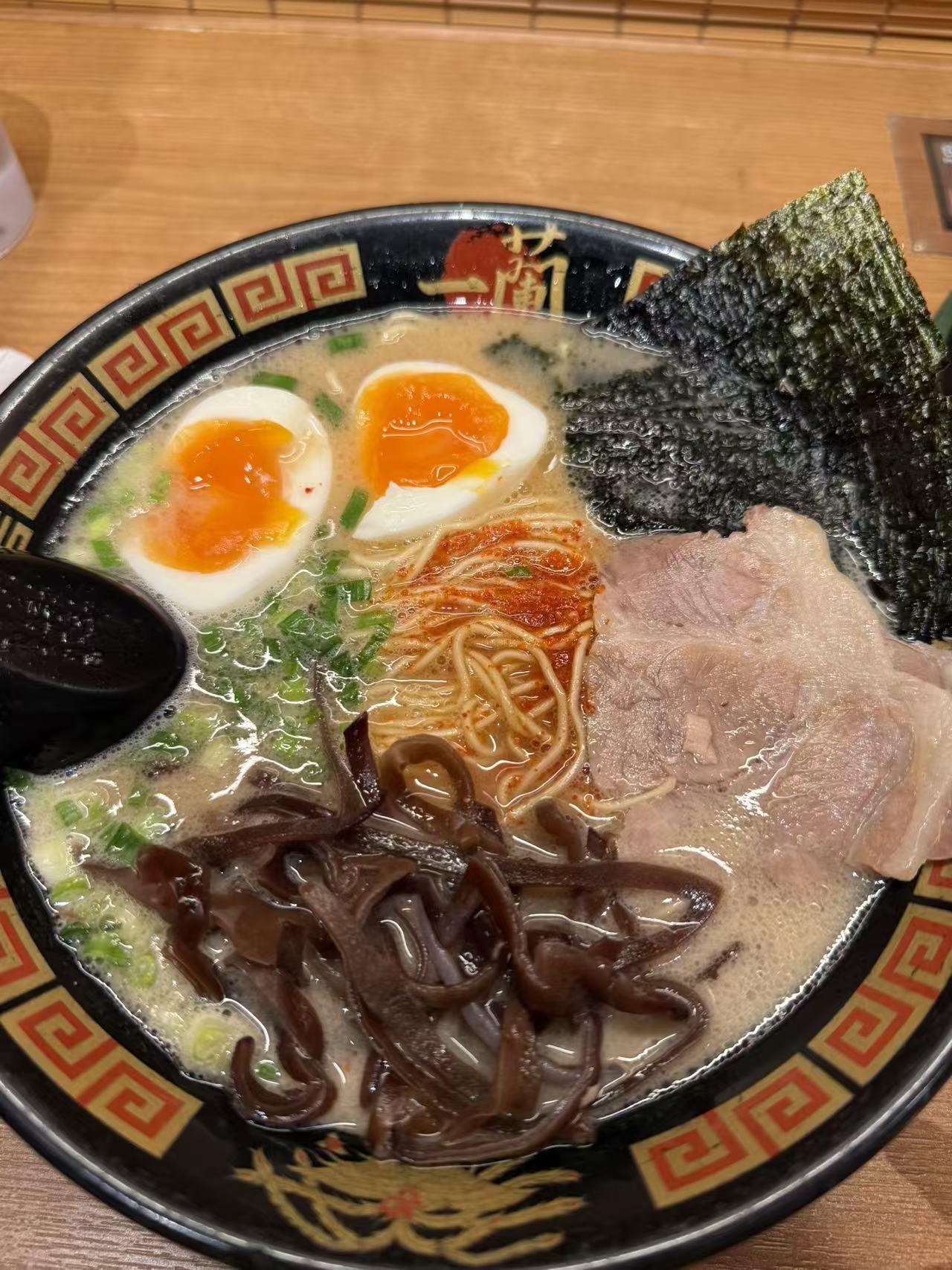 疫情后第一次回香港出席几个重要活动，刚刚抵达不久就被“上了一课”！步行几分钟的路