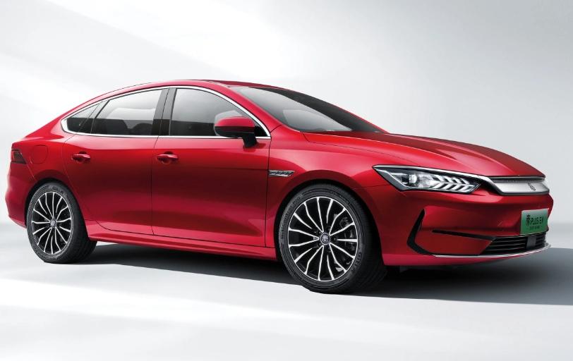 2024款EV 510KM出行版，行驶1.3万多公里。车辆用于营运车使用，行驶期