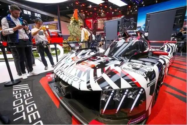 科技WEY美好生活 2026北京国际车展

展车总数达1451辆！首发车181辆