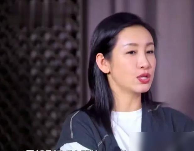演员秦海璐说：“在和王雷合作时，每次只要一收工，他就说，今天我请客，大家想吃什么