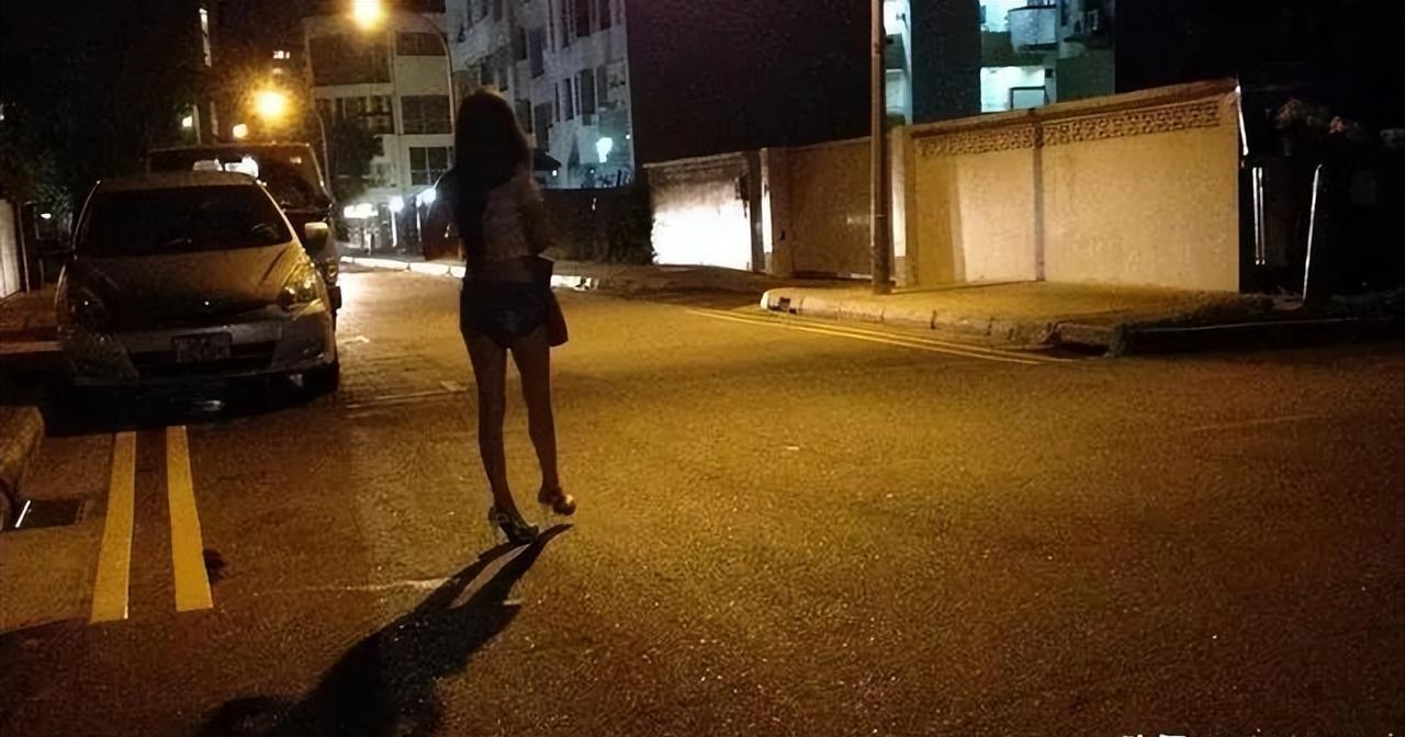 重庆，男子40多岁了没个正经工作，也找不到媳妇，为了解决需求便找了个失足女，事后