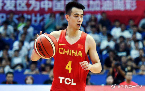 在某音上看到一段话，很有感触：赵继伟 11年前，初出茅庐的赵继伟是大哥们身后的小