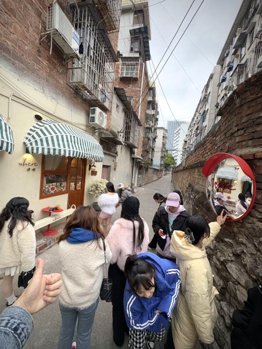 这家店是什么情况？？🤔🤔柳州巷子里的小店！！