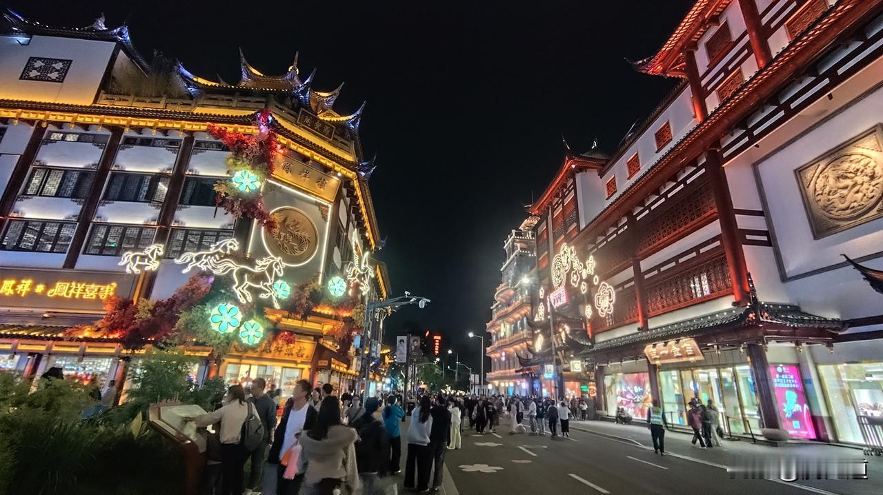 真心话茶局上海豫园城隍庙是中外游客必打卡之地。回顾小时侯60年代时期我经常会去城