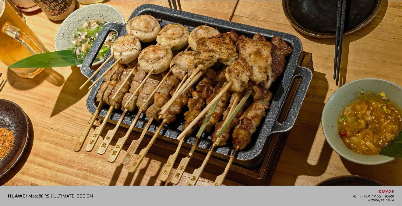 和朋友来品鉴一下李诞推荐的烧鸟店。25一串的和牛，我是真出不来好赖啊……