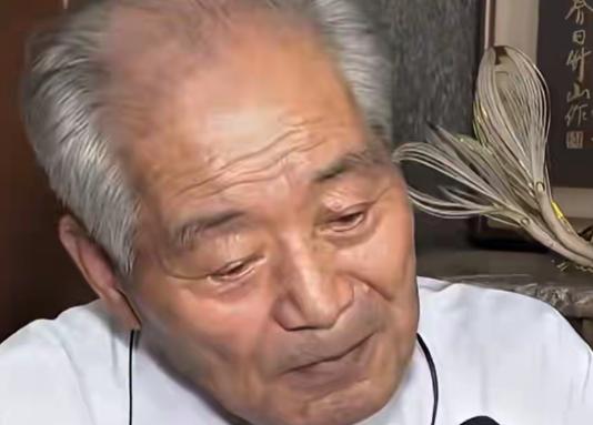 日本普通民众开始警惕了，不想是“新军国主义”的直接受害者，揭竿而起可以自救！
最