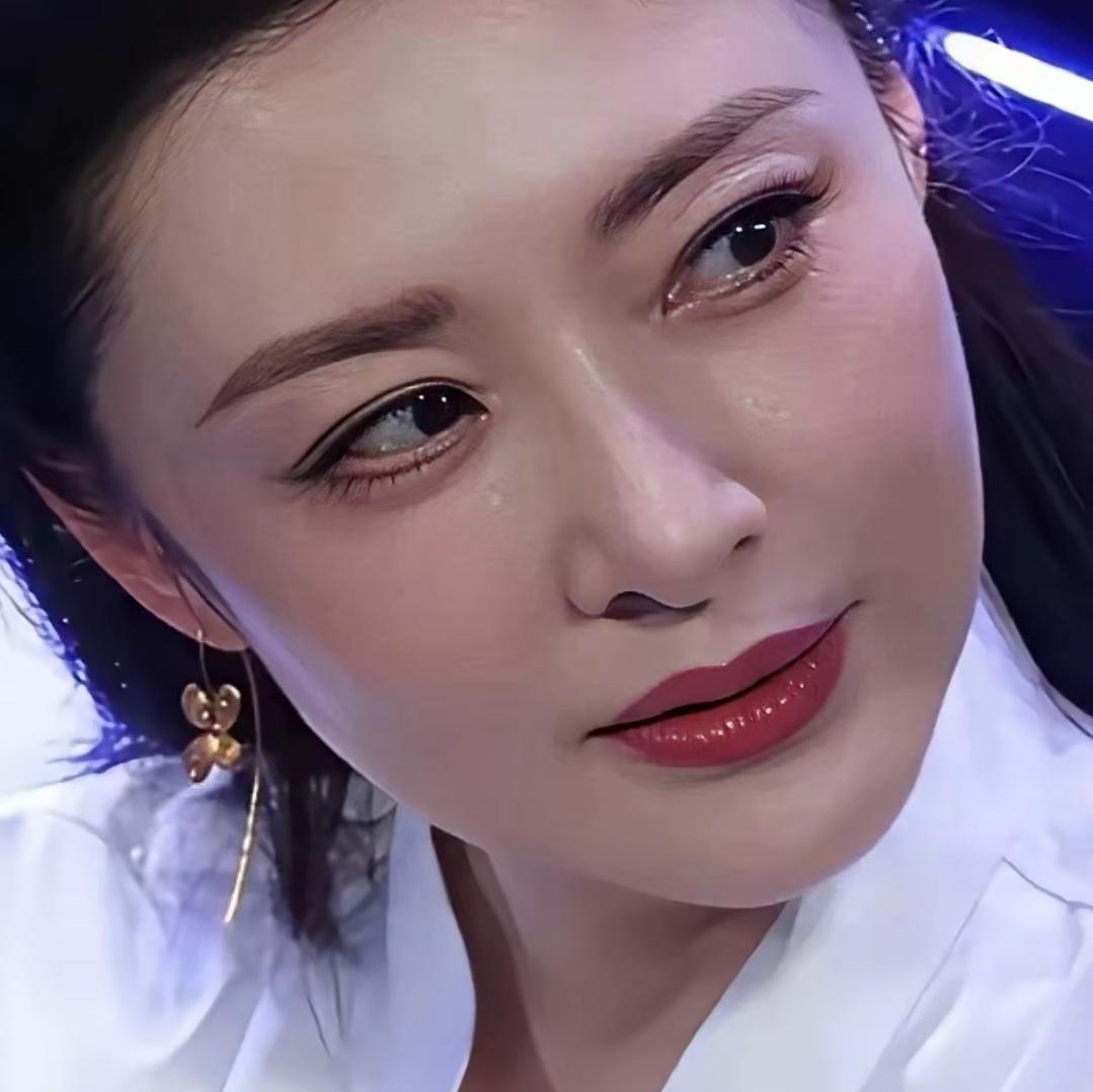 你能想象吗？有这样一位女性，她的美堪称一眼万年，现实中的颜值，只要她一出现，就能