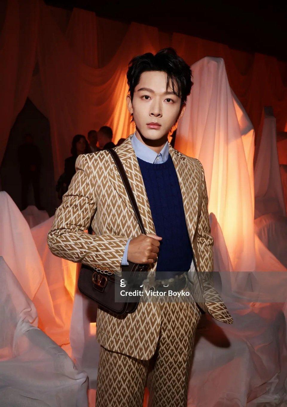 张晚意怎么总是一副很惊恐的样子 ​​​