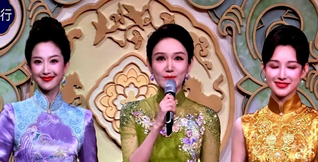 今年春晚，主持人的“脸”比业务能力更抢眼。
马凡舒一张“国泰民安脸”撑起全场，妥