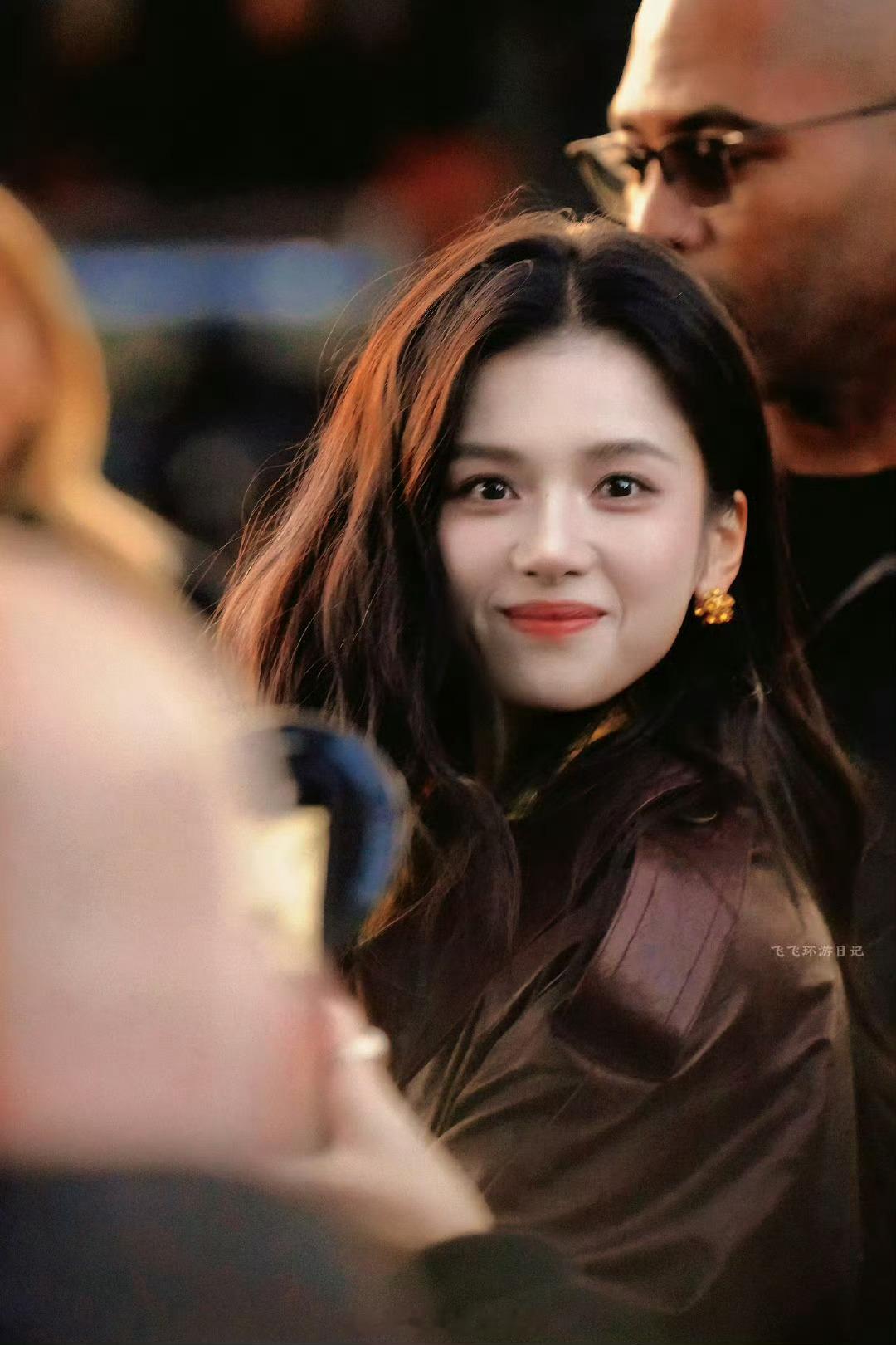 张婧仪看秀生图美得很权威啊 ​​​