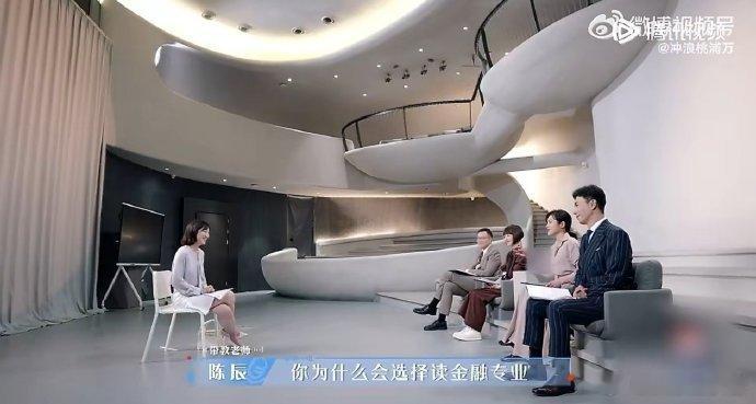 鲁豫说人早晚会叛逆的做自己 17岁的叛逆或许带点冲动，27岁的叛逆却藏着清醒的勇