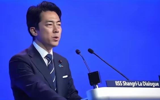 日本急眼了，直接冲着中国喊话！
 
就在 28 日，正在韩国访问的日本防卫大臣小