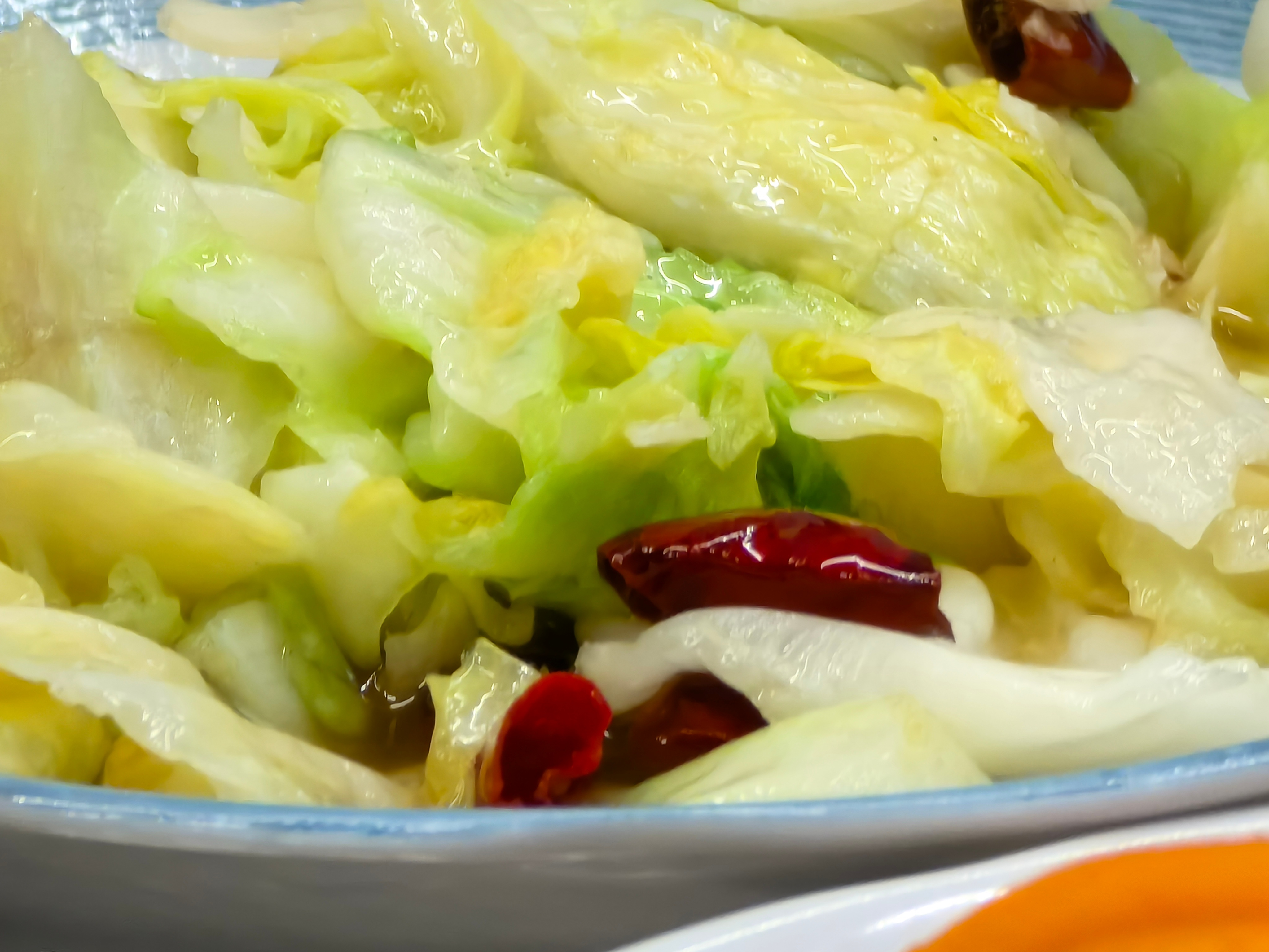 #舌尖上的罗平美食# 云南罗平以其多样的民族文化和丰富的自然资源，孕育出了独具特