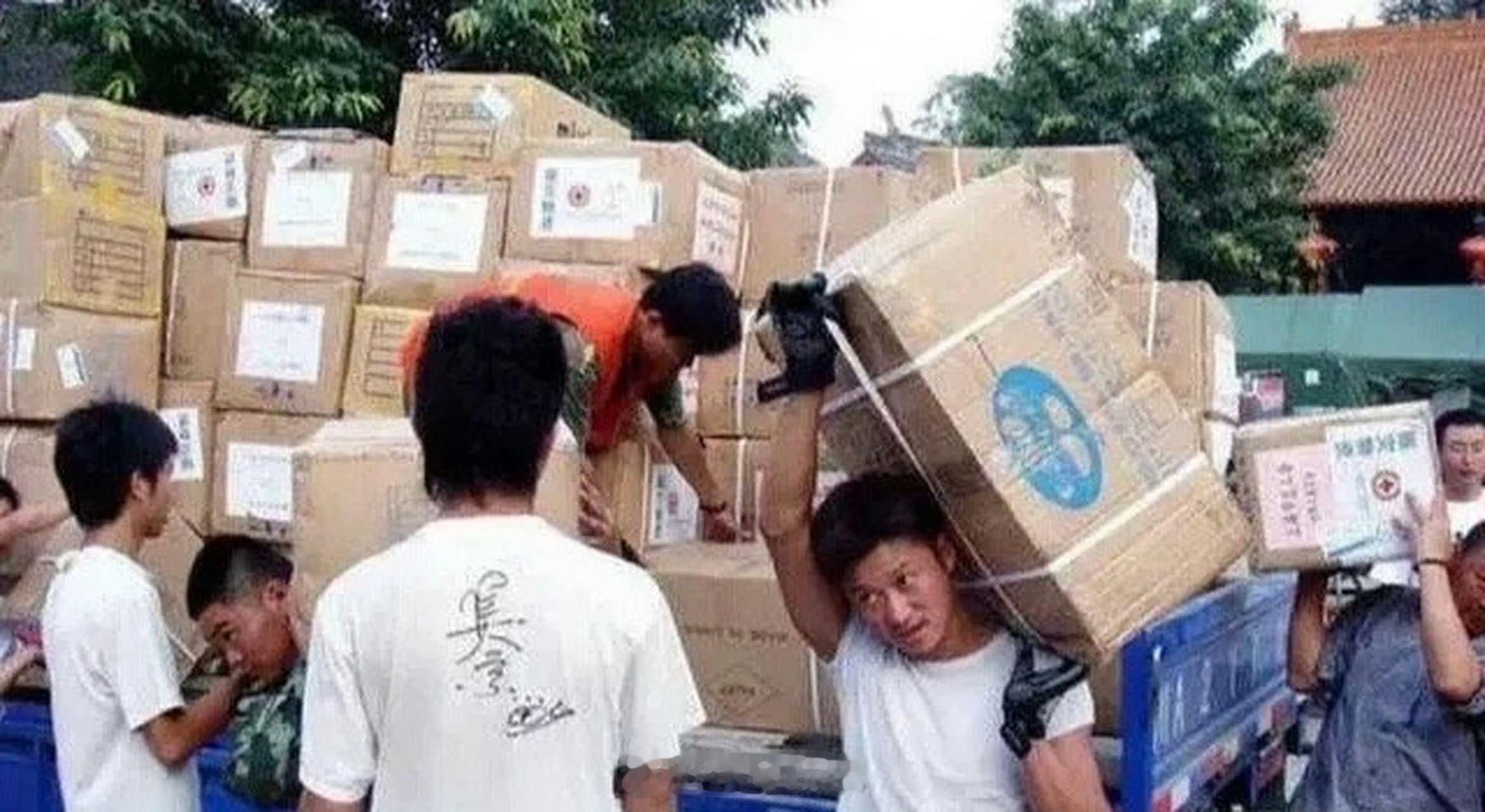吴京 的长期主义，是在快时代做慢功夫；无论是练武还是公益，时间是他唯一的评委。 