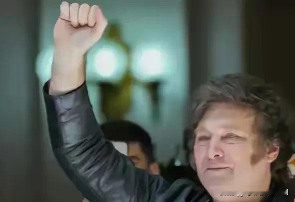 突发！阿根廷首都爆发激烈冲突，米莱该怎么办？

6月12日，阿根廷的抗议者在议会