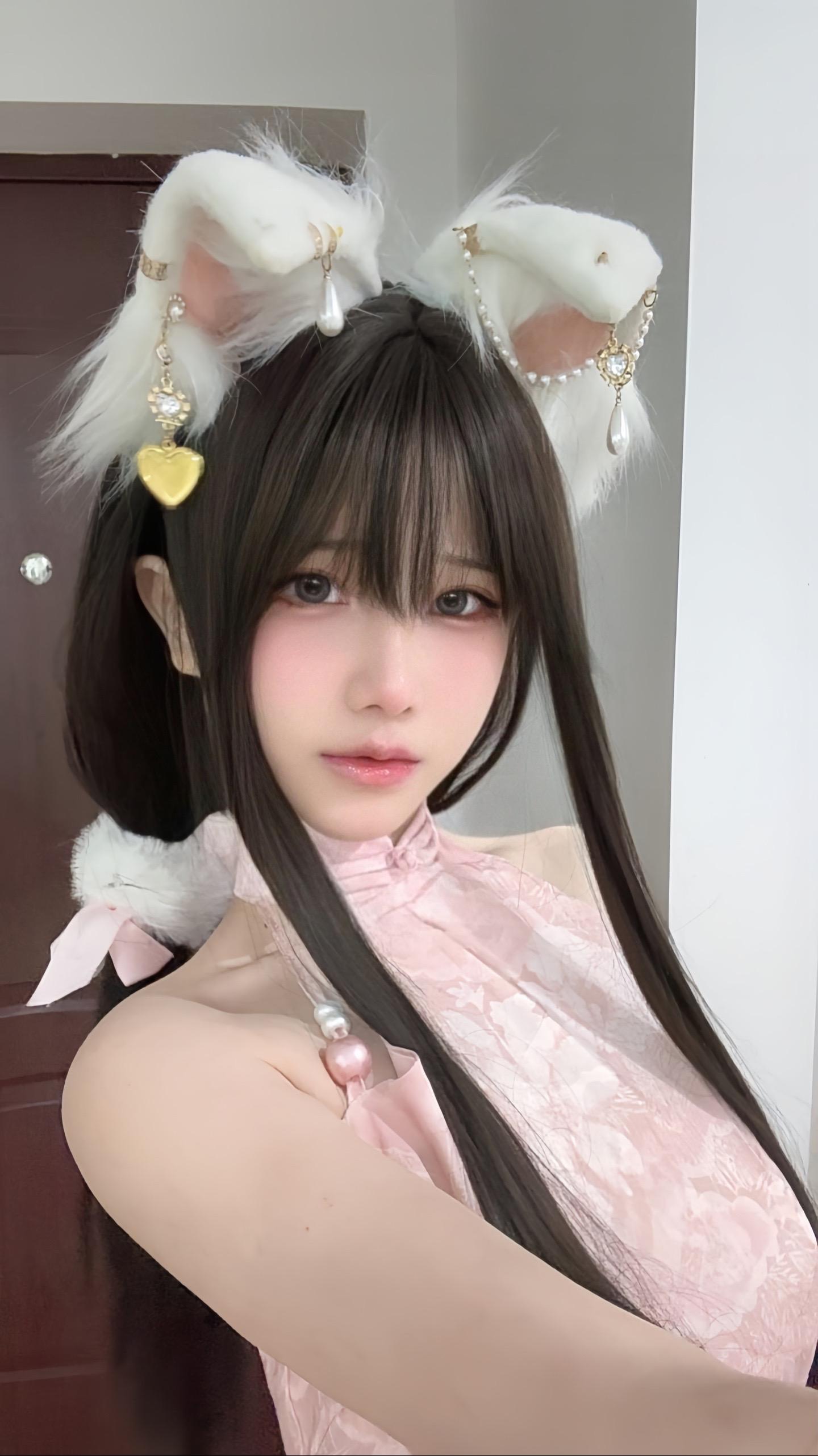 莫愁前路无知己 天下谁人不识君。美人