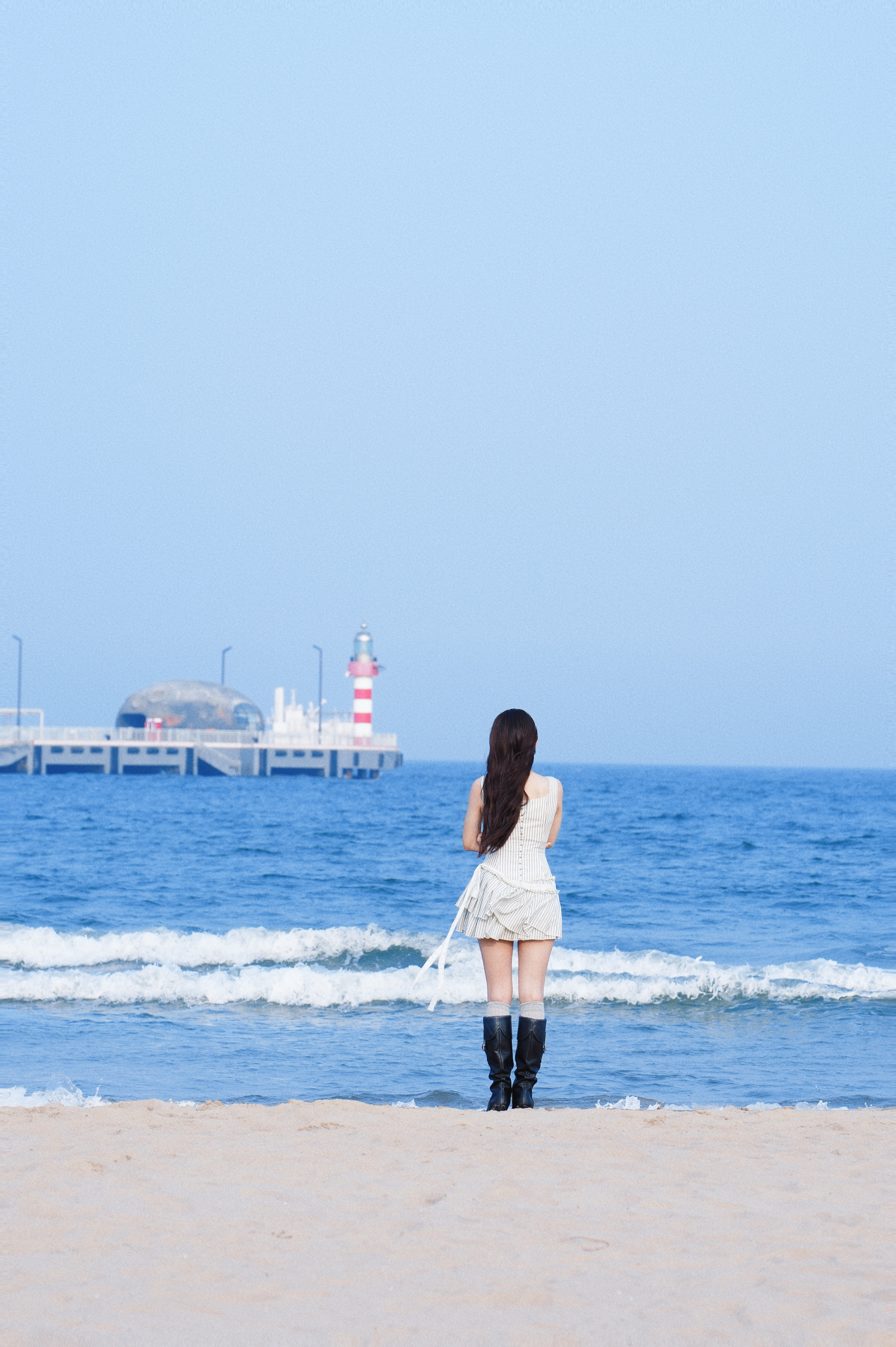 程潇 · 最新潇息「 潇’𝙨 随行日记 」📸️夏天，来秦皇岛看海～🩵