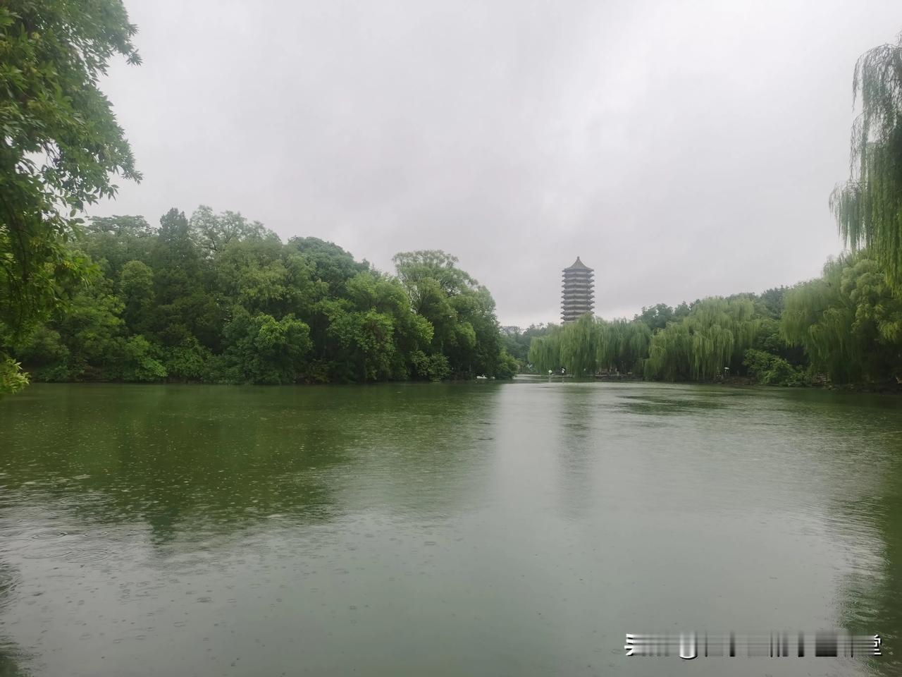 北大未名湖