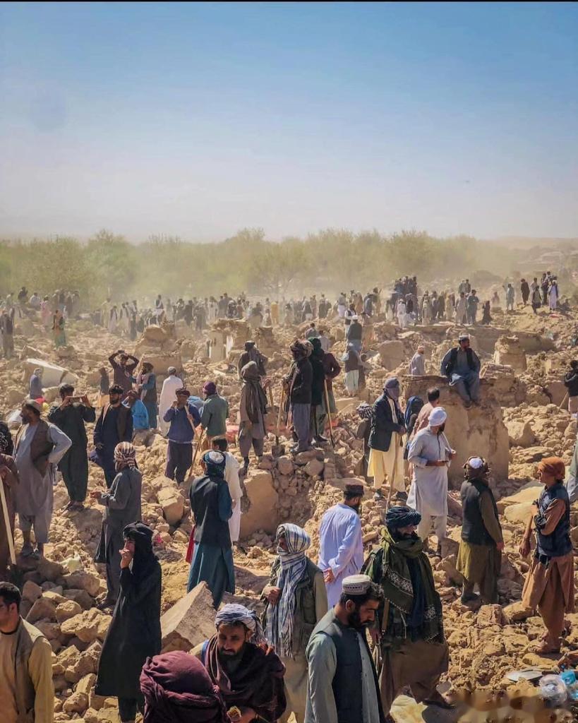 阿富汗赫拉特省地震已经造成2053人死亡、9240人受伤。可是这件事很多人都不知
