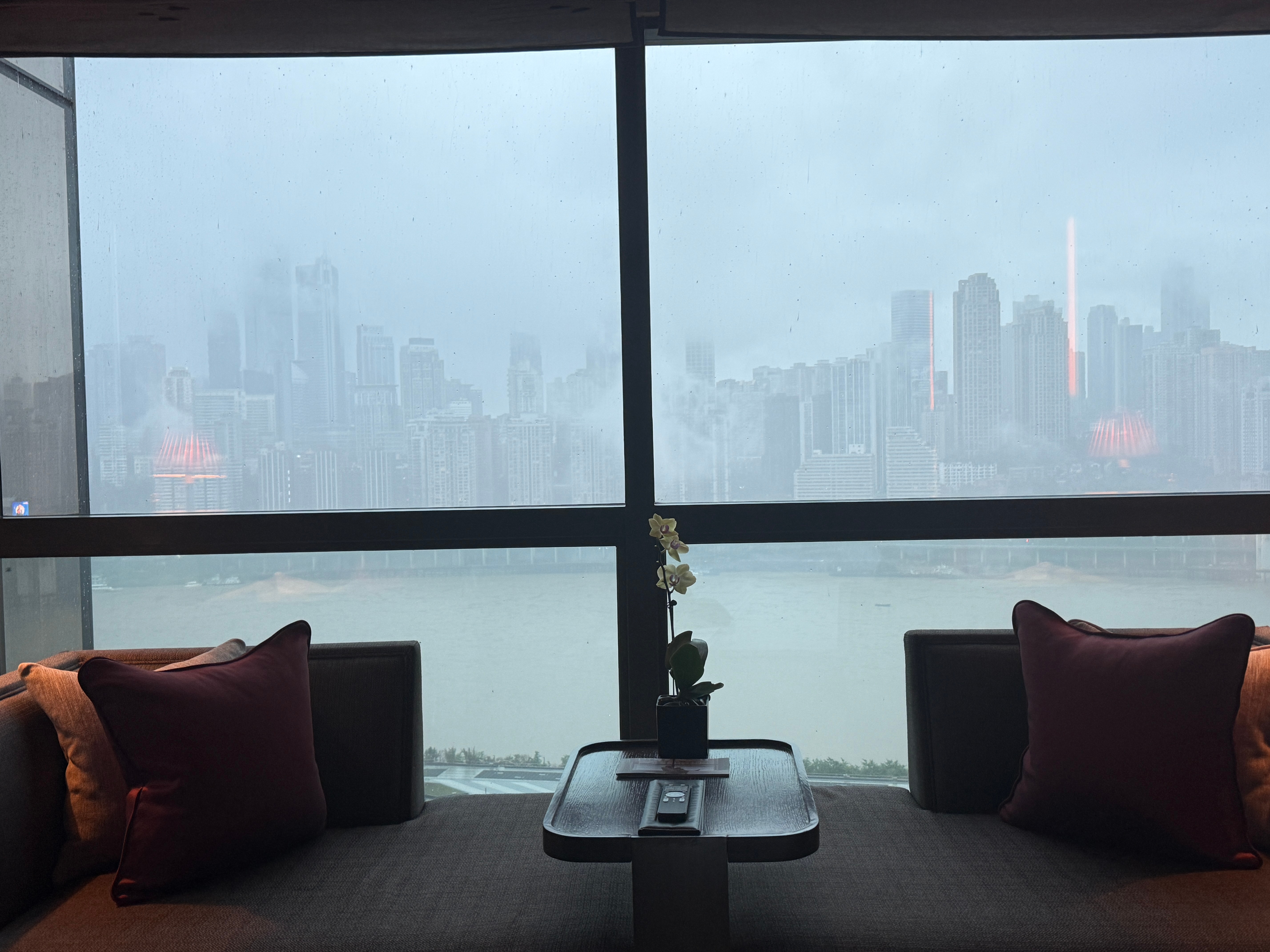 勒是雾都～早上好早安  ​​​
