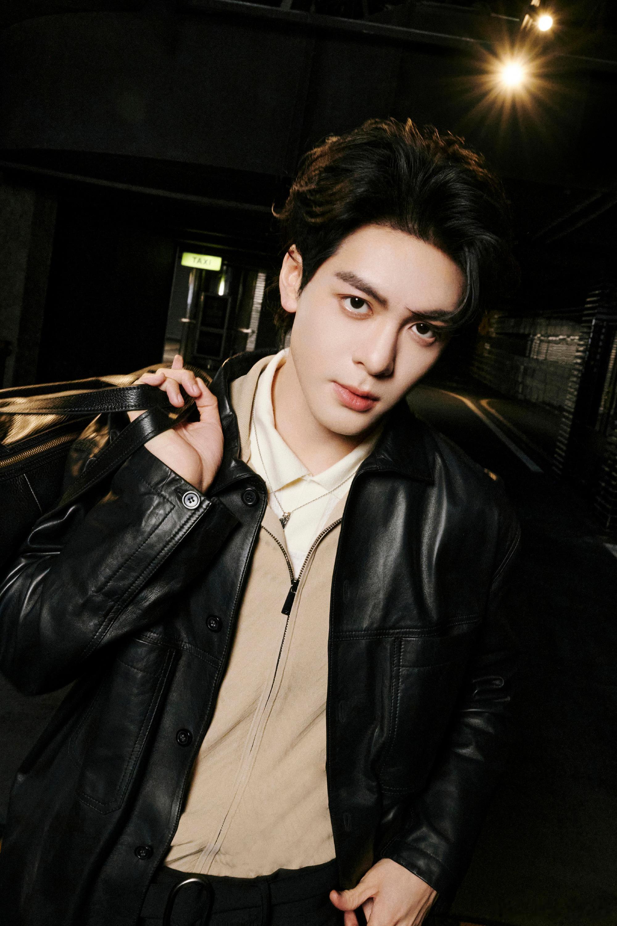 曾舜晞 这组米兰出发图帅炸了💥！我天！我天！！完全老公级别的！ 