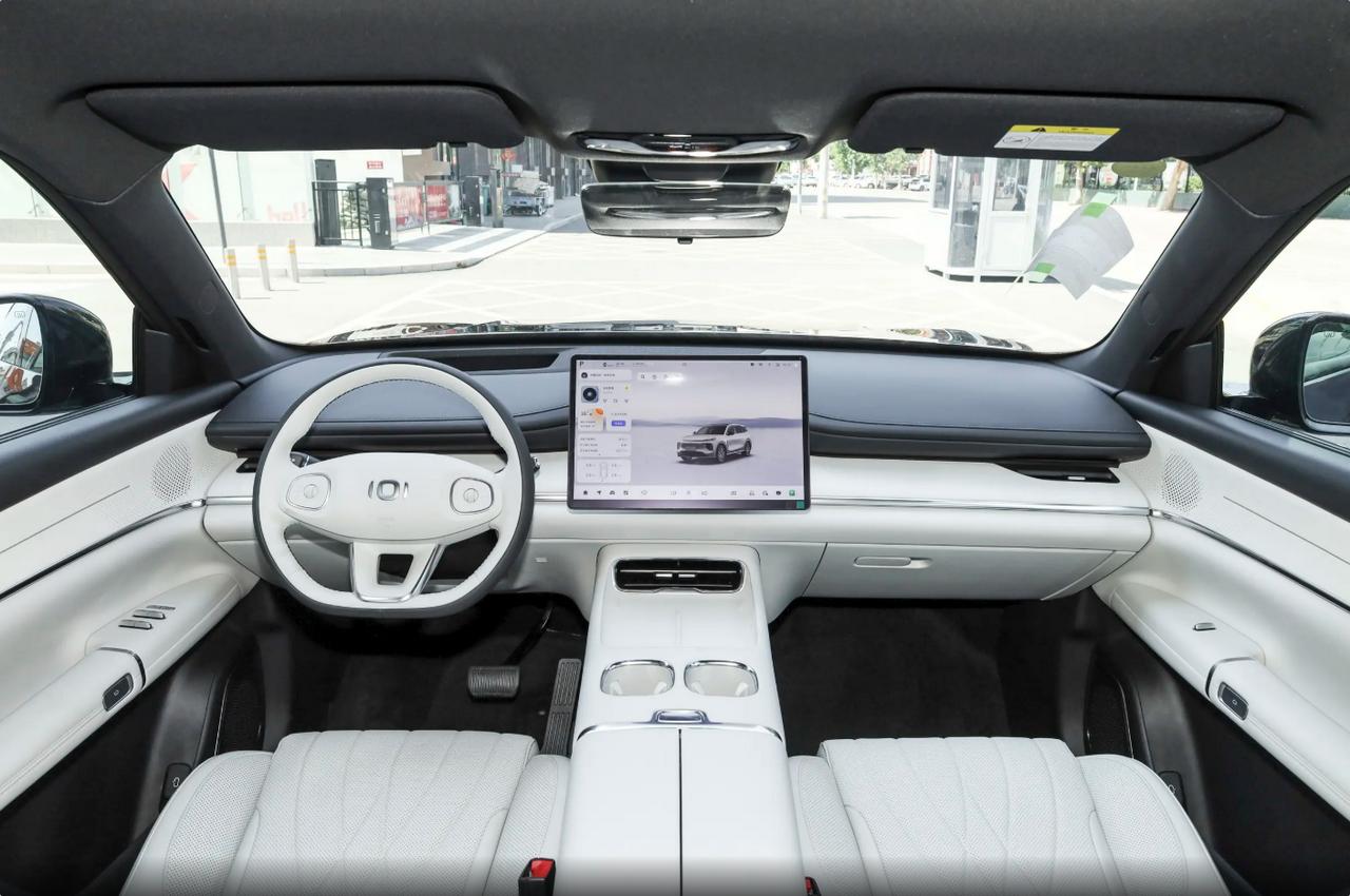 10月销量11637辆，累计销量近8万辆。

今年4月半路杀出的黑马，销量排进前