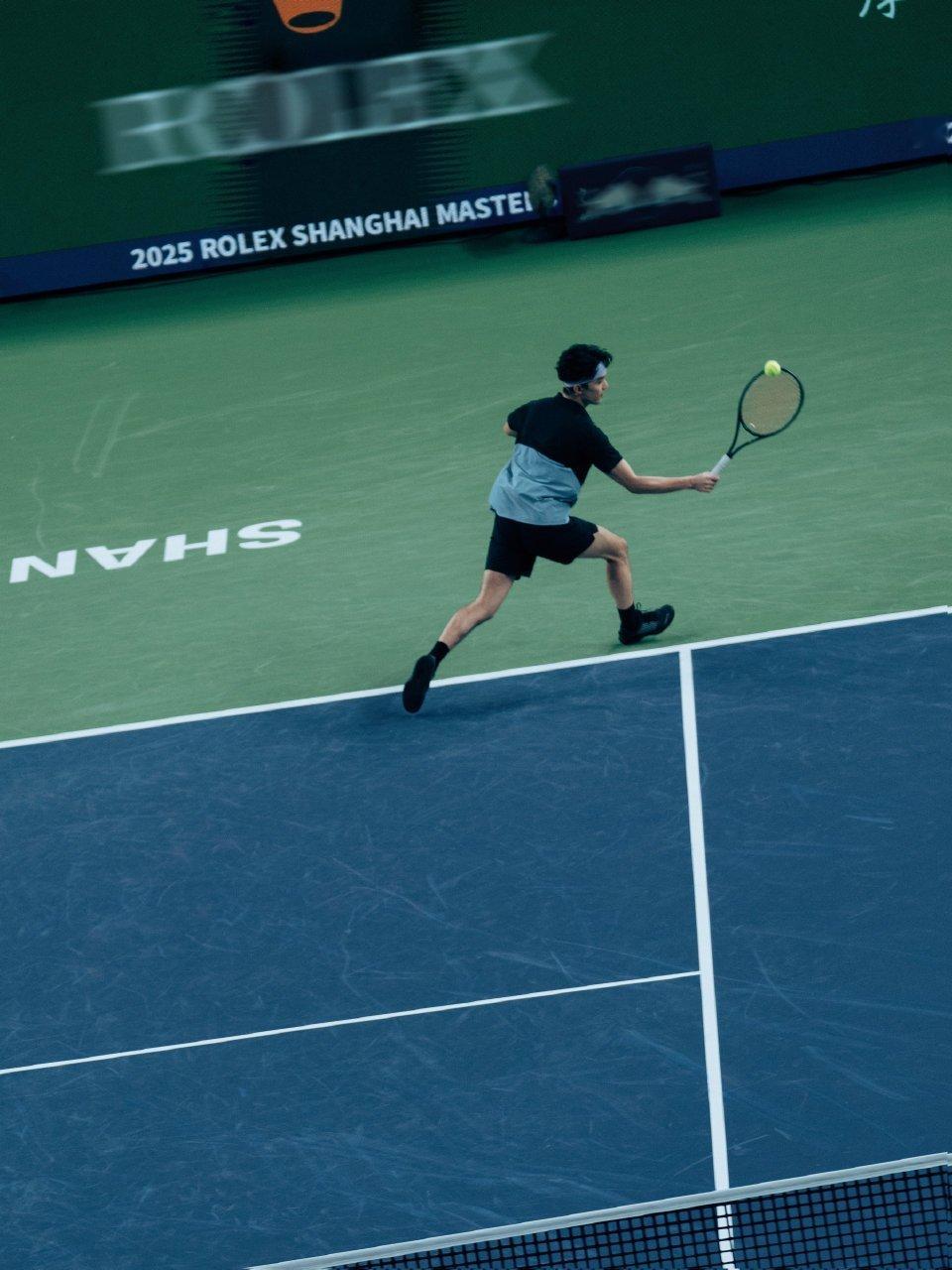 吴磊迪桑特品牌代言人吴磊每次穿迪桑特造型都很绝～品牌代言人太帅了 ​​​