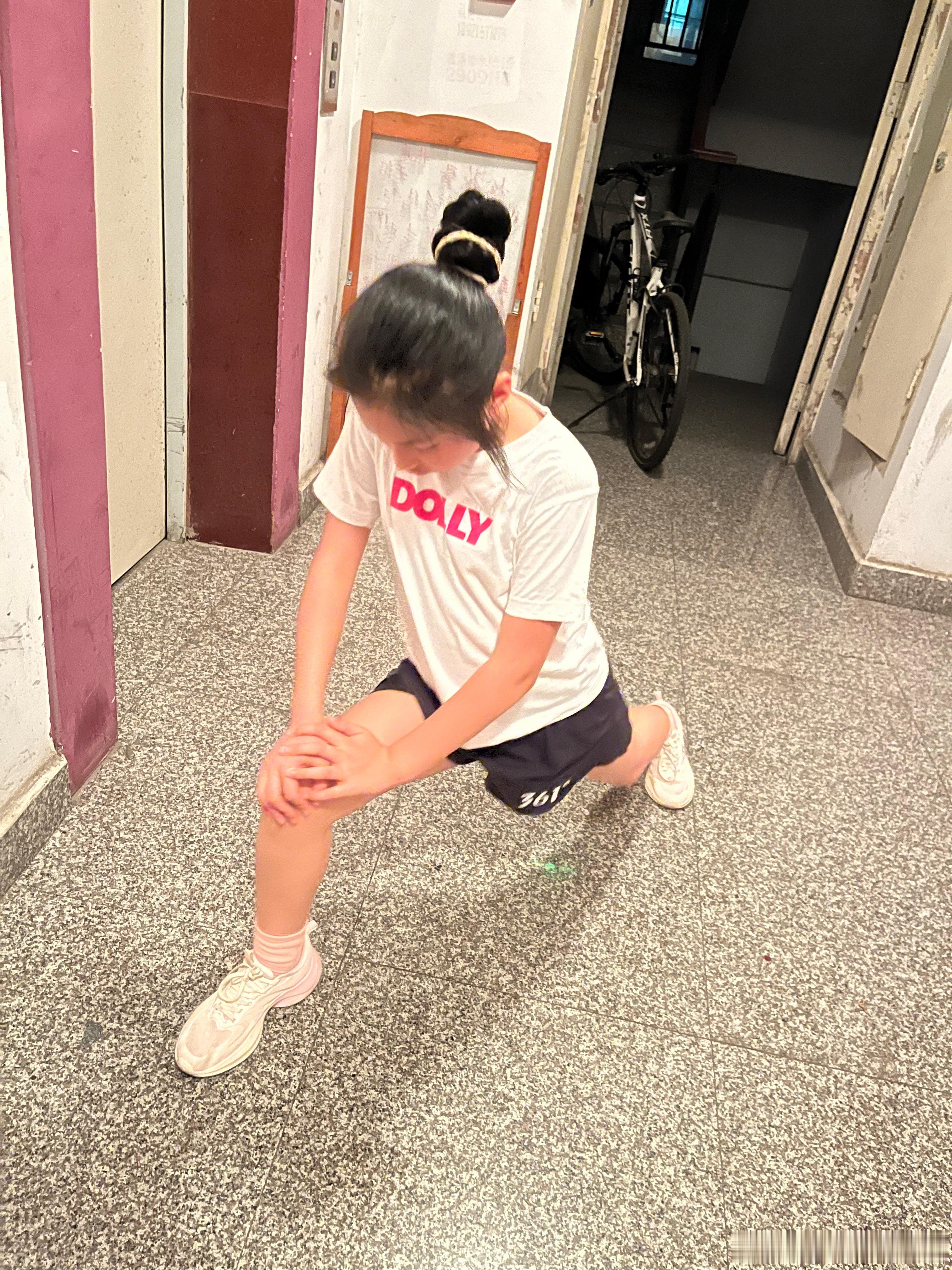 今天跑了两次🏃♀️早晚各一次，相当于一个半马我相信体重永远赶不上我的拼劲💪我