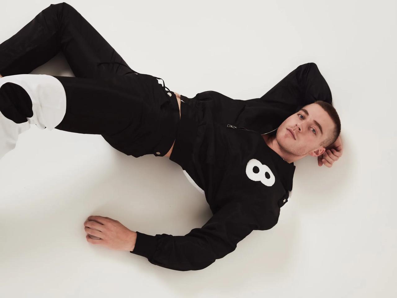 FROY 剃了寸头，还是很好看的！