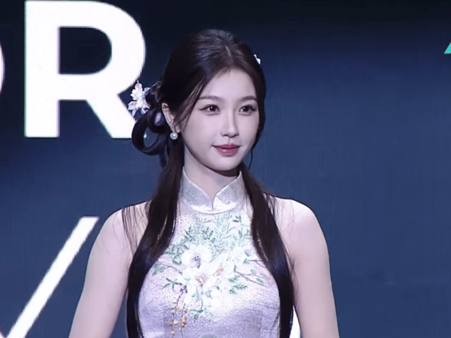 虞书欣怎么能漂亮成这样！ 