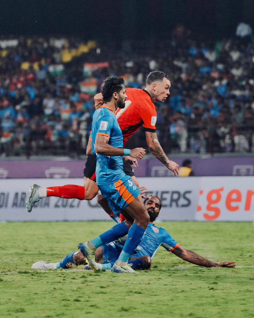 GOAL❗️❗️65分鐘，巴拉克送出直線，接應嘅艾華頓為港隊追近比數至2-1，睇