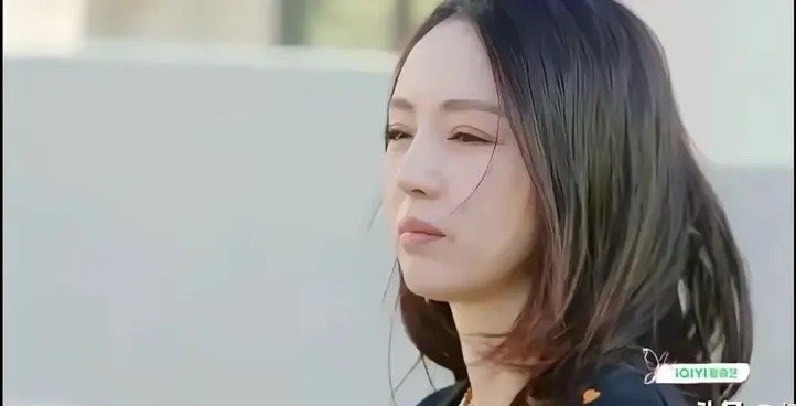 董璇没觉得和张维伊领证仓促但是​她在综艺里脱口而出，和张维伊领证是“做过最冲动的