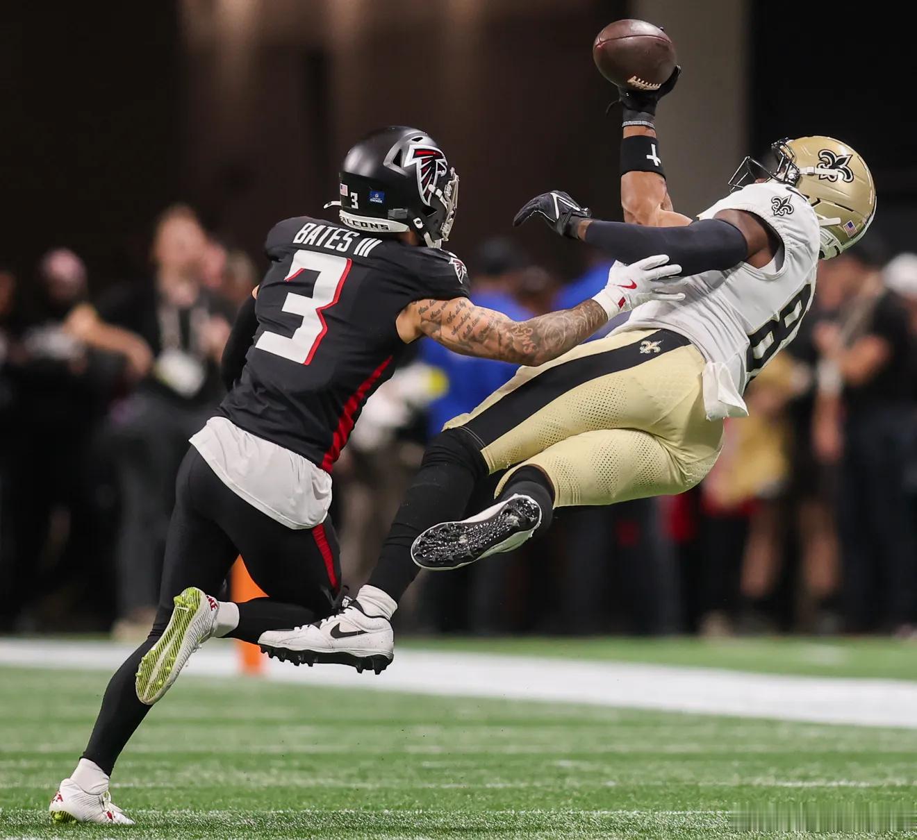 第18周圣徒17：19猎鹰 