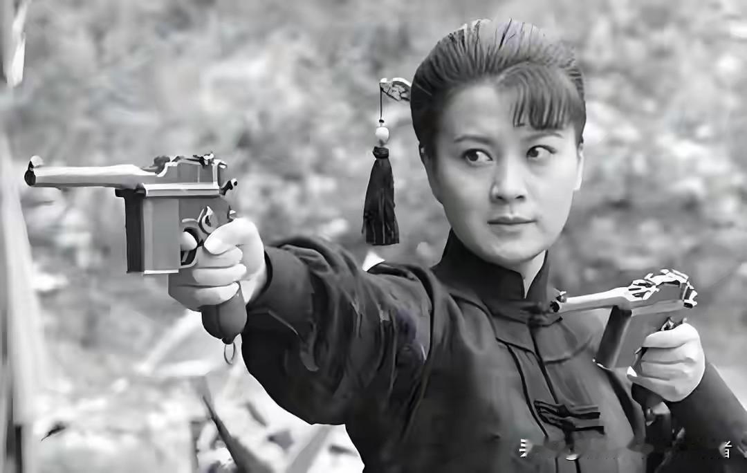 1948年，双枪女侠陈昌秀为掩护战友牺牲。2010年，她的无头坟被找到，全靠村民