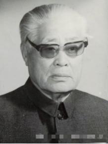 何郝炬回忆  一言难尽龙书金  三


又一次见到他时，正式的组织结论稿已和他本