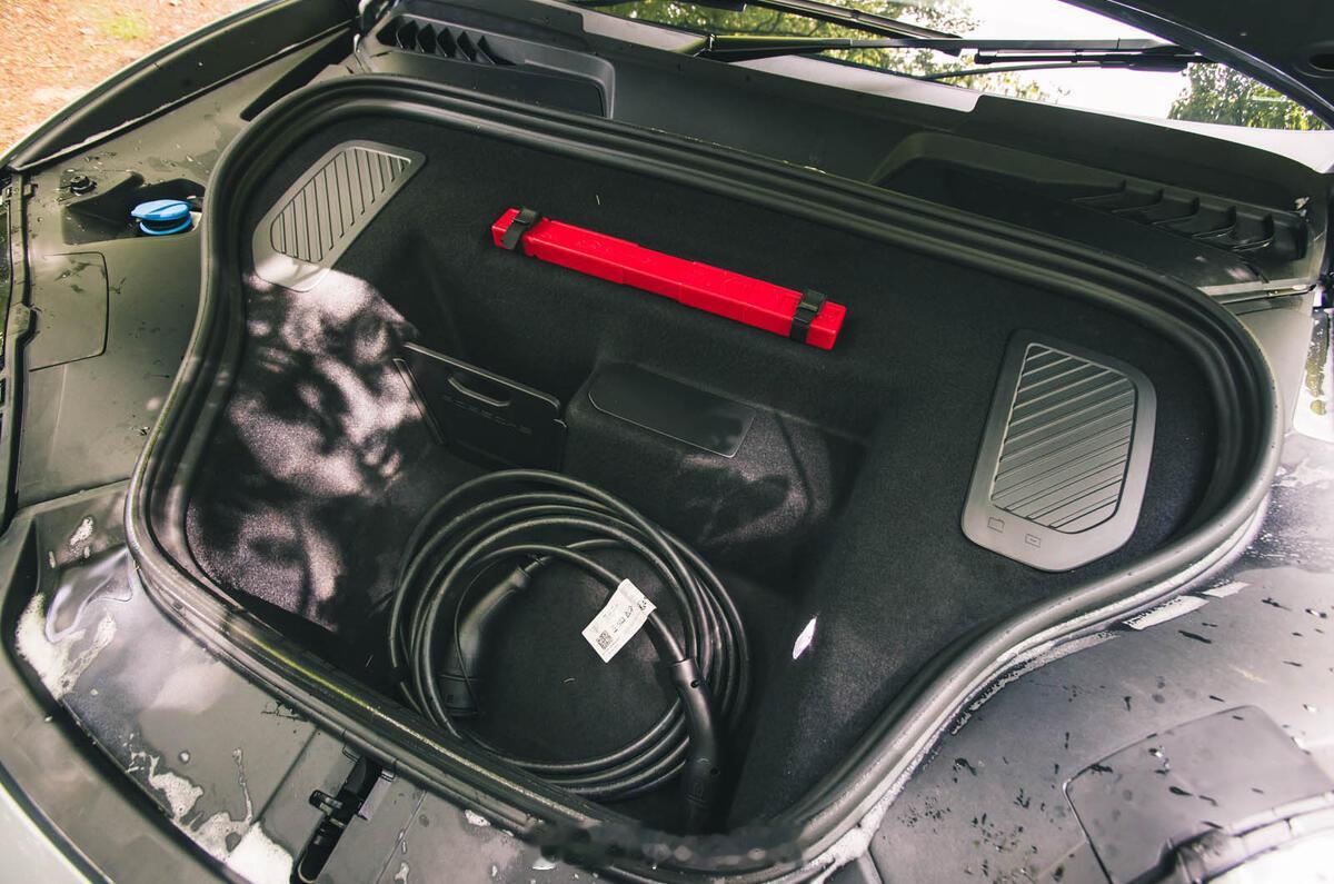 Macan Electric 前备舱 ​​​​