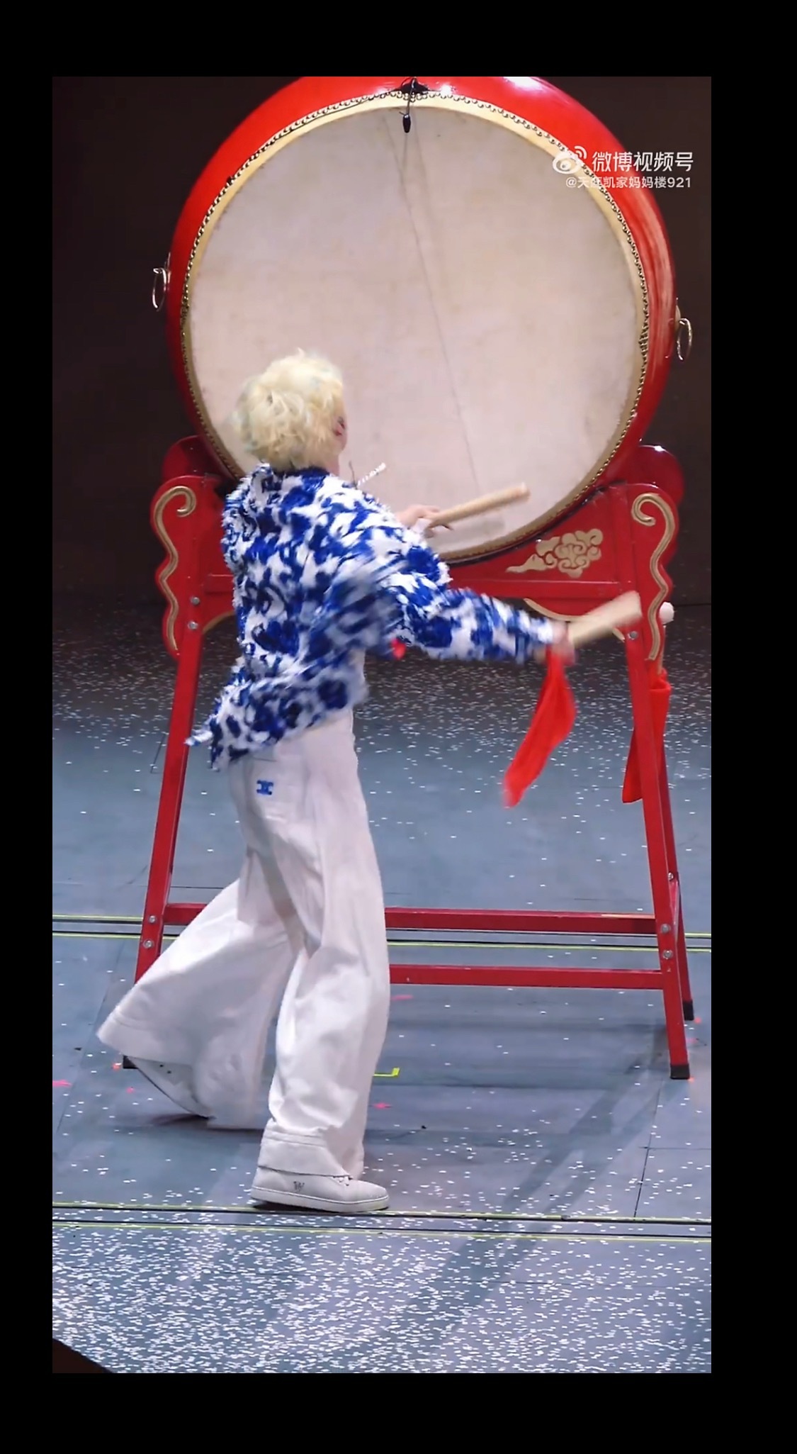 好可爱哦宝宝王俊凯当潮汐漫溢巡回演唱会