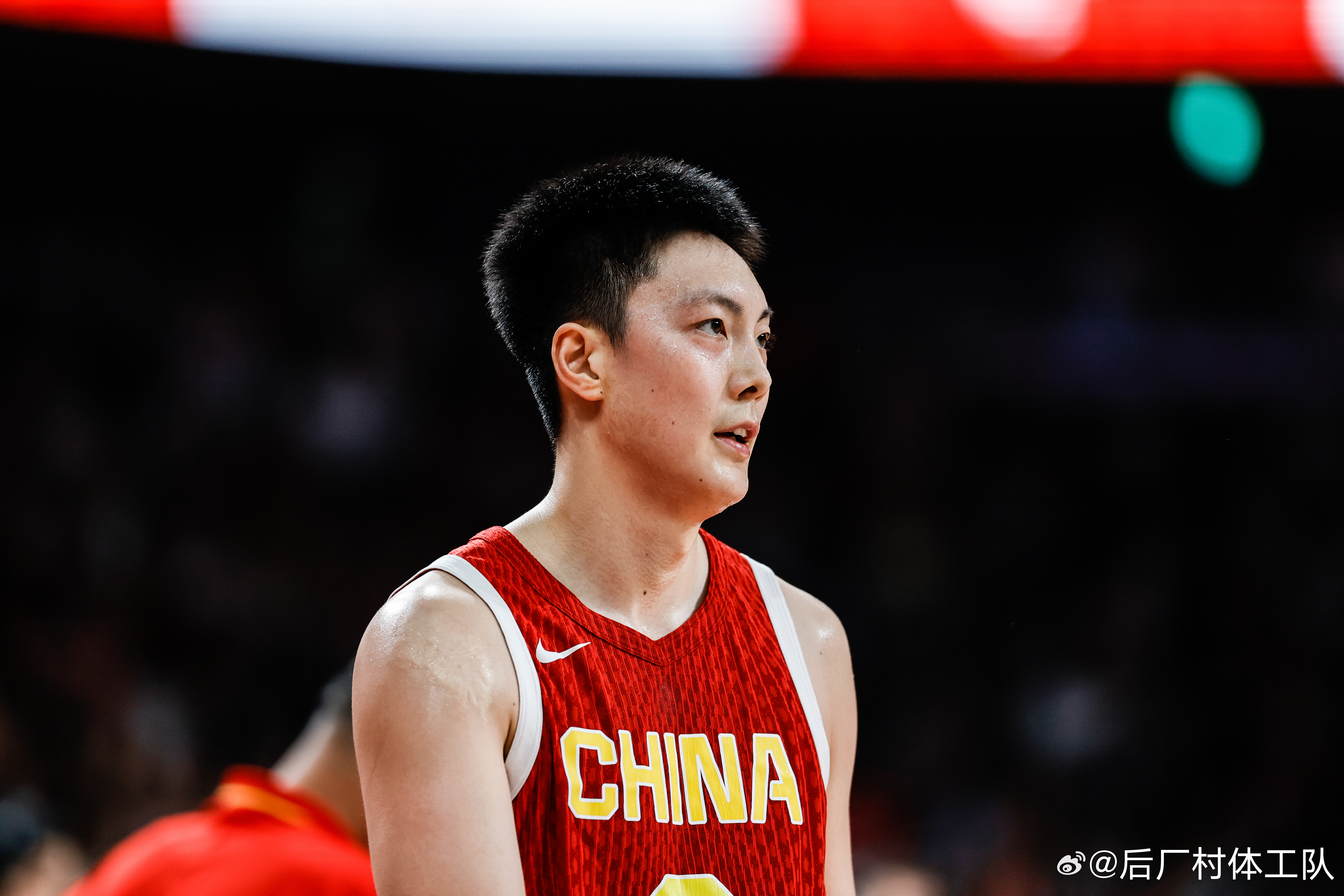 胡明轩谈当开幕式旗手感受胡明轩说当旗手无比荣耀 胡明轩接受央视采访，谈当开幕式旗